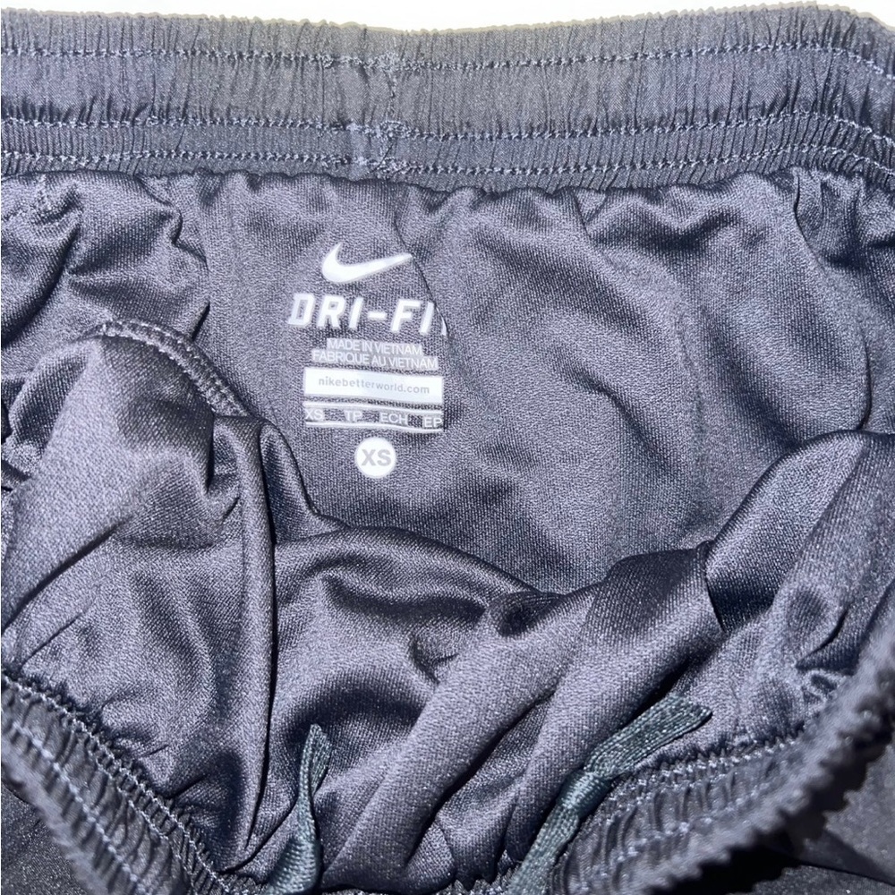 Nike Shorts Set - Picture 7 of 10